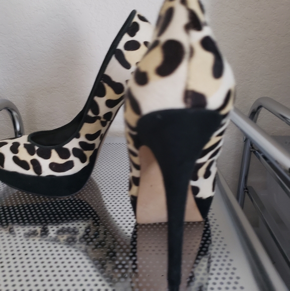 charles david leopard booties